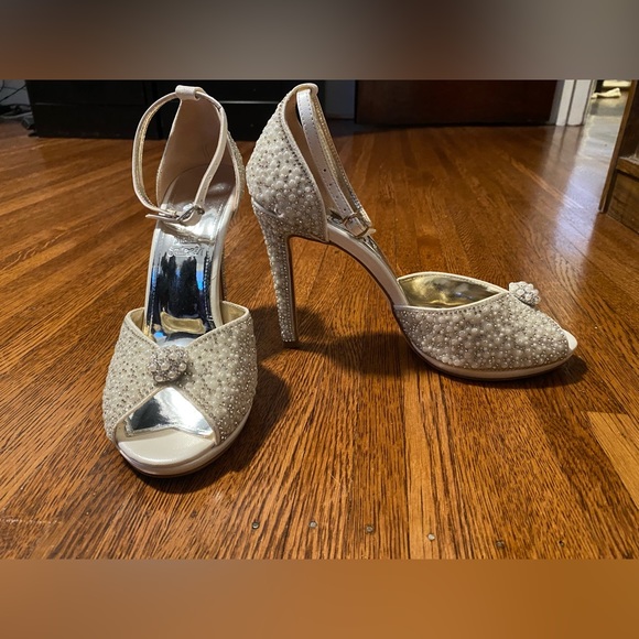 Shoes - NIB Vintage-Inspired Bridal High Heels Size 8.5